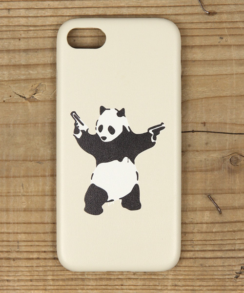 Rocky Monroe（ロッキーモンロー）の「バンクシーアートiPhone8 ケース（スマホケース/カバー・メンズ・その他5/その他13/その他21/その他29/H/その他30/その他3/その他11/その他19/その他27/F/N/その他1/その他9/その他17/その他25/D/L/その他34/その他/その他8/その他16/その他24/C/K/その他33/その他7/その他15/その他23/B/J/その他32/その他6/その他14/その他22/A/I/その他31/その他2/その他10/その他18/その他26/E/M/その他4/その他12/その他20/その他28/G/O・ONE SIZE）」の10枚目の写真