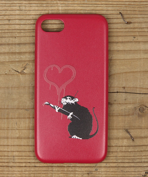 Rocky Monroe（ロッキーモンロー）の「バンクシーアートiPhone8 ケース（スマホケース/カバー・メンズ・その他5/その他13/その他21/その他29/H/その他30/その他3/その他11/その他19/その他27/F/N/その他1/その他9/その他17/その他25/D/L/その他34/その他/その他8/その他16/その他24/C/K/その他33/その他7/その他15/その他23/B/J/その他32/その他6/その他14/その他22/A/I/その他31/その他2/その他10/その他18/その他26/E/M/その他4/その他12/その他20/その他28/G/O・ONE SIZE）」の14枚目の写真