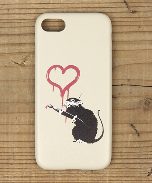 Rocky Monroe（ロッキーモンロー）の「バンクシーアートiPhone8 ケース（スマホケース/カバー・メンズ・その他5/その他13/その他21/その他29/H/その他30/その他3/その他11/その他19/その他27/F/N/その他1/その他9/その他17/その他25/D/L/その他34/その他/その他8/その他16/その他24/C/K/その他33/その他7/その他15/その他23/B/J/その他32/その他6/その他14/その他22/A/I/その他31/その他2/その他10/その他18/その他26/E/M/その他4/その他12/その他20/その他28/G/O・ONE SIZE）」の15枚目の写真