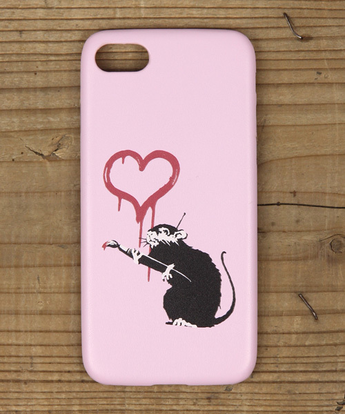 Rocky Monroe（ロッキーモンロー）の「バンクシーアートiPhone8 ケース（スマホケース/カバー・メンズ・その他5/その他13/その他21/その他29/H/その他30/その他3/その他11/その他19/その他27/F/N/その他1/その他9/その他17/その他25/D/L/その他34/その他/その他8/その他16/その他24/C/K/その他33/その他7/その他15/その他23/B/J/その他32/その他6/その他14/その他22/A/I/その他31/その他2/その他10/その他18/その他26/E/M/その他4/その他12/その他20/その他28/G/O・ONE SIZE）」の16枚目の写真