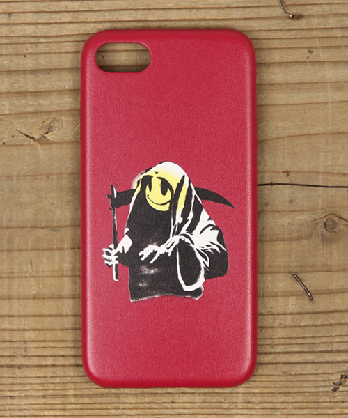 Rocky Monroe（ロッキーモンロー）の「バンクシーアートiPhone8 ケース（スマホケース/カバー・メンズ・その他5/その他13/その他21/その他29/H/その他30/その他3/その他11/その他19/その他27/F/N/その他1/その他9/その他17/その他25/D/L/その他34/その他/その他8/その他16/その他24/C/K/その他33/その他7/その他15/その他23/B/J/その他32/その他6/その他14/その他22/A/I/その他31/その他2/その他10/その他18/その他26/E/M/その他4/その他12/その他20/その他28/G/O・ONE SIZE）」の20枚目の写真