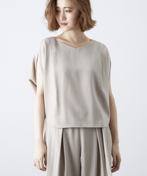 STUDIOUS（ステュディオス）の「【STUDIOUS】ピーチスリットブラウス（シャツ/ブラウス・レディース・バーガンディー/ベージュ/ネイビー・FREE）」の11枚目の写真