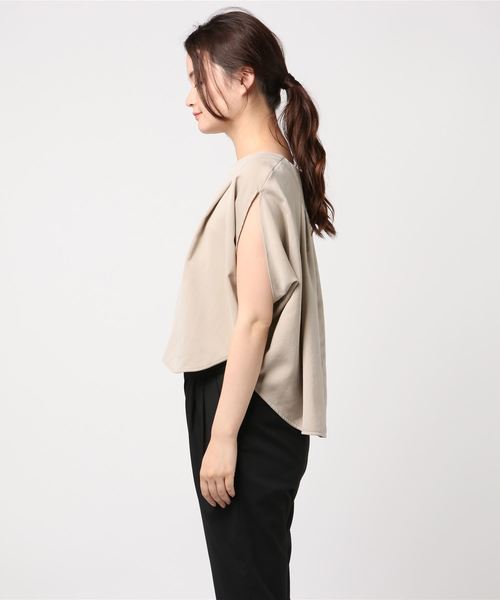 STUDIOUS（ステュディオス）の「【STUDIOUS】ピーチスリットブラウス（シャツ/ブラウス・レディース・バーガンディー/ベージュ/ネイビー・FREE）」の6枚目の写真