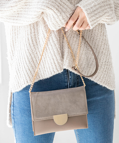 Color（カラー）の「ゴールドフラップショルダーバッグ（ショルダーバッグ・レディース・ブラック/モカ/キャメル・FREE）」の3枚目の写真