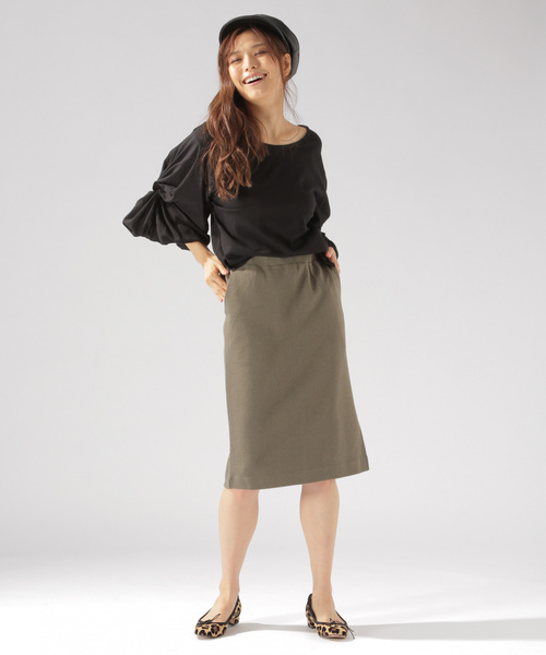 BAYFLOW（ベイフロー）の「ソデボリュームツイストプルオーバー（Tシャツ/カットソー・レディース・ブラック/ベージュ・SMALL/MEDIUM）」の3枚目の写真