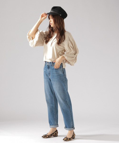 BAYFLOW（ベイフロー）の「ソデボリュームツイストプルオーバー（Tシャツ/カットソー・レディース・ブラック/ベージュ・SMALL/MEDIUM）」の4枚目の写真