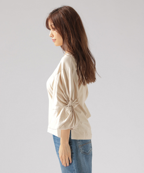 BAYFLOW（ベイフロー）の「ソデボリュームツイストプルオーバー（Tシャツ/カットソー・レディース・ブラック/ベージュ・SMALL/MEDIUM）」の7枚目の写真