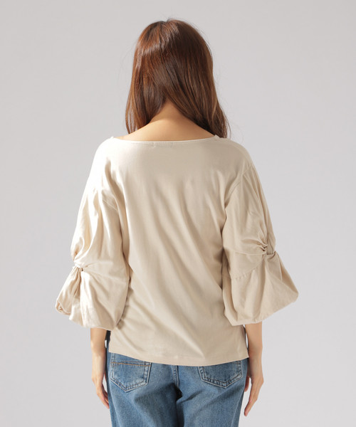 BAYFLOW（ベイフロー）の「ソデボリュームツイストプルオーバー（Tシャツ/カットソー・レディース・ブラック/ベージュ・SMALL/MEDIUM）」の8枚目の写真