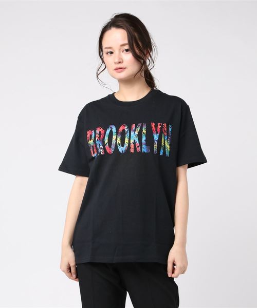 ARCHIVER(アーカイバ)の「【Bl】ボタニカルプリントロゴTシャツ 半袖(Tシャツ/カットソー・レディース・ネイビー/グレー/マルチ/ブラック/ホワイト・MEDIUM/LARGE)」の3枚目の写真