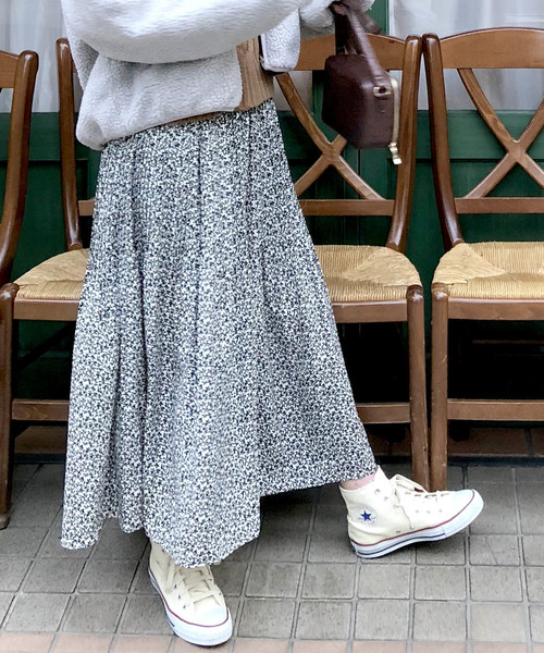 archives（アルシーヴ）の「小花消しプリーツスカート（スカート・レディース・ベージュ/ブラック/オフホワイト・MEDIUM）」の2枚目の写真