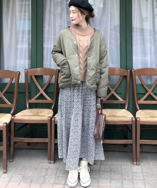 archives（アルシーヴ）の「小花消しプリーツスカート（スカート・レディース・ベージュ/ブラック/オフホワイト・MEDIUM）」の8枚目の写真