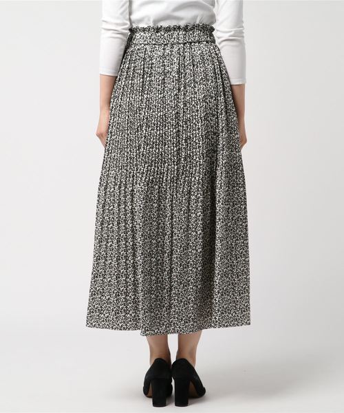 archives（アルシーヴ）の「小花消しプリーツスカート（スカート・レディース・ベージュ/ブラック/オフホワイト・MEDIUM）」の4枚目の写真