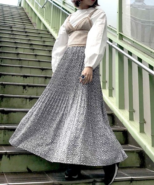 archives（アルシーヴ）の「小花消しプリーツスカート（スカート・レディース・ベージュ/ブラック/オフホワイト・MEDIUM）」の14枚目の写真