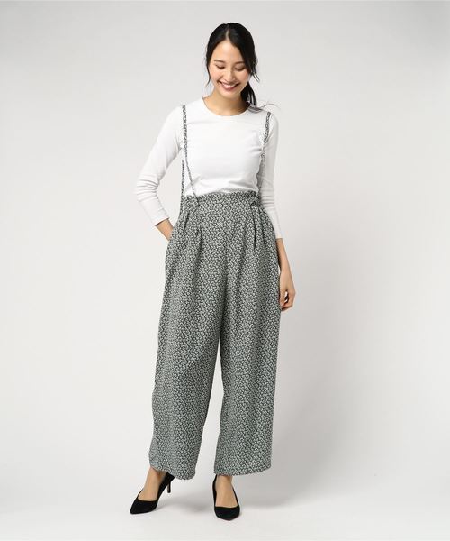 STYLEBLOCK(スタイルブロック)の「花柄プリントサスペンダー付き2WAYワイドパンツ(その他パンツ・レディース・ブラック/グリーン/アイボリー/ライトベージュ・M)」の4枚目の写真