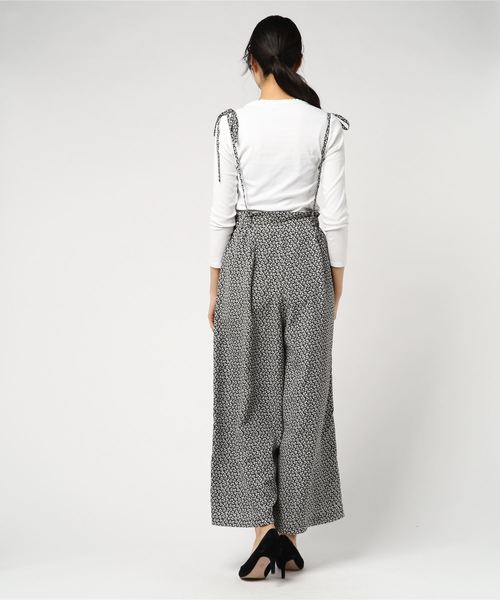 STYLEBLOCK(スタイルブロック)の「花柄プリントサスペンダー付き2WAYワイドパンツ(その他パンツ・レディース・ブラック/グリーン/アイボリー/ライトベージュ・M)」の6枚目の写真