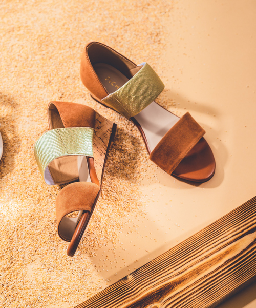 PICHE ABAHOUSE（ピシェ アバハウス）の「【WEB別注】ダブルストラップサンダル（サンダル・レディース・ホワイト/ブラック/キャメル/ライトブルー・35/36/37/38/39）」の4枚目の写真