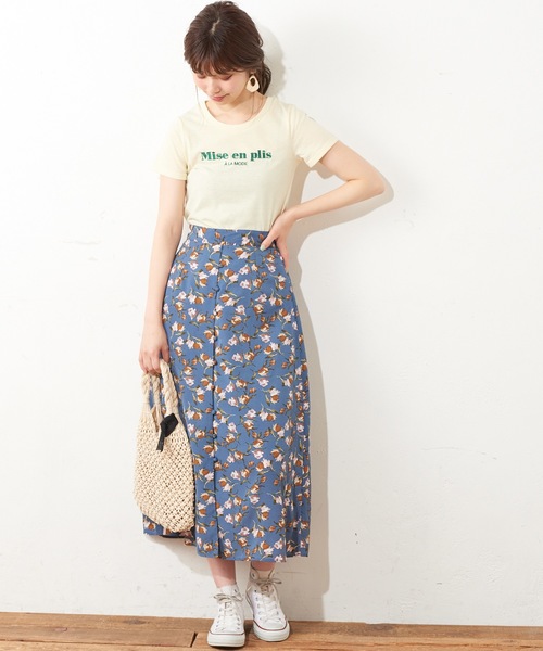 natural couture（ナチュラルクチュール）の「刺繍ロゴチビTシャツ（Tシャツ/カットソー・レディース・オフホワイト/イエロー/ボルドー/スミクロ・FREE）」の13枚目の写真