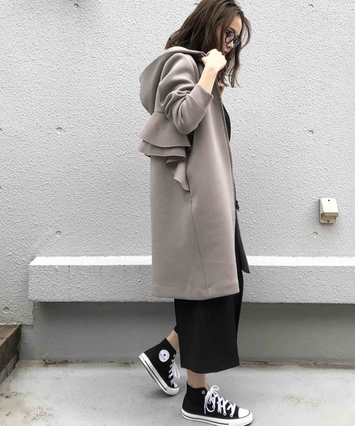 HERENCIA（ヘレンチア）の「バックフリルフード付きジップアップコート