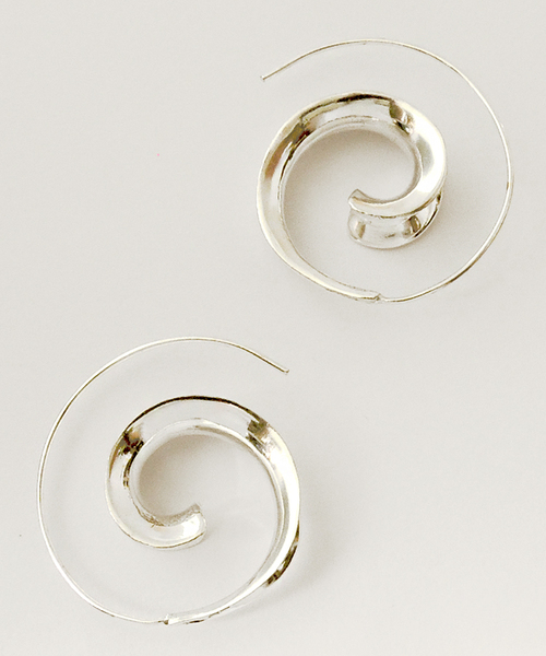 TONE SELECT GOODS(トーンセレクトグッズ)の「【Brass ACC】Brassデザインピアス(OG)(ピアス(両耳用)・レディース・シルバー系その他/シルバー系その他2/シルバー系その他3/シルバー系その他4/ゴールド系その他/ゴールド系その他2/ゴールド系その他3/ゴールド系その他4/ゴールド系その他5・FREE)」の2枚目の写真