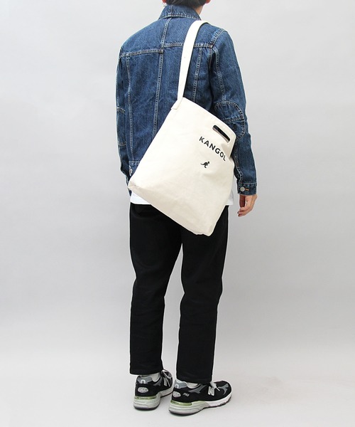 KANGOL（カンゴール）の「16オンス ロゴプリント 厚手 キャンバスショルダーバッグ（ショルダーバッグ・メンズ・ホワイト/ホワイト系その他/ブラック系その他/ホワイト系その他2/ホワイト系その他3/ブラック系その他2/ブラック系その他3/ホワイト系その他4/ブラック系その他5/ホワイト系その他5/ブラック・FREE）」の17枚目の写真