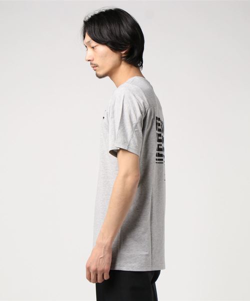 Reebok(リーボック)の「スピードウィック ムーブ Tシャツ / Speedwick Move Tee(Tシャツ/カットソー・メンズ・グレー/ブラック/ライトブルー・LARGE/X-LARGE/XX-LARGE/X-SMALL/MEDIUM/XXX-LARGE/SMALL)」の4枚目の写真