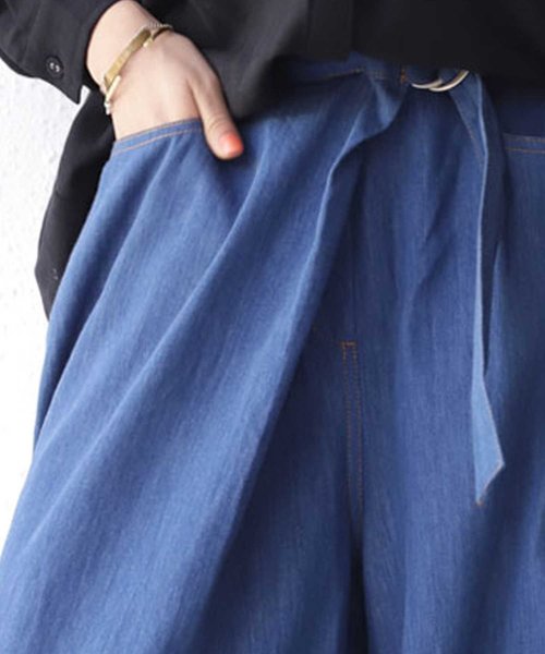 antiqua(アンティカ)の「デニムで作る、女っぽ抜け感カジュアル。ワイドデニムパンツ(デニムパンツ・レディース・サックスブルー/インディゴブルー・FREE)」の15枚目の写真