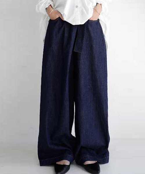 antiqua(アンティカ)の「デニムで作る、女っぽ抜け感カジュアル。ワイドデニムパンツ(デニムパンツ・レディース・サックスブルー/インディゴブルー・FREE)」の5枚目の写真