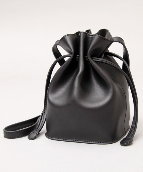 A.M.S.(エーエムエス)の「【A.M.S./エーエムエス】 PUレザー 巾着バッグ / ショルダーバッグ(ショルダーバッグ・レディース・ブラック/ベージュ/キャメル・FREE)」の7枚目の写真