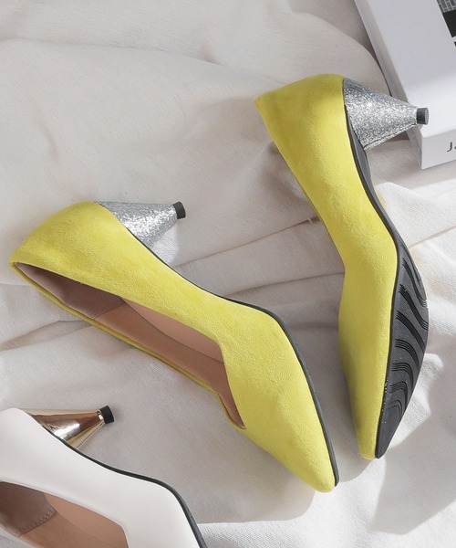 KOBE LETTUCE（コウベレタス）の「トライアングルヒールパンプス（パンプス・レディース・ブラック/イエロー/アイボリー/グレイッシュベージュ・LL/S/M/L）」の4枚目の写真