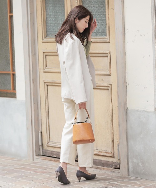 KOBE LETTUCE（コウベレタス）の「トライアングルヒールパンプス（パンプス・レディース・ブラック/イエロー/アイボリー/グレイッシュベージュ・LL/S/M/L）」の6枚目の写真