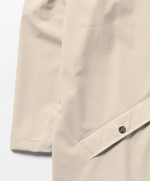 BEAMS LIGHTS Men's(ビームスライツ メンズ)の「RAINS / ロングレインコート(モッズコート・メンズ・ホワイト/ブラック/ワイン/ダークグリーン/ネイビー/ベージュ・X-SMALL/SMALL)」の8枚目の写真