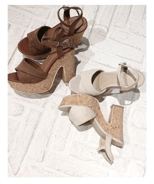 dazzlin（ダズリン）の「シンプルコルクヒールサンダル（サンダル・レディース・ベージュ/ブラック/ブラウン・SMALL/MEDIUM/LARGE）」の4枚目の写真
