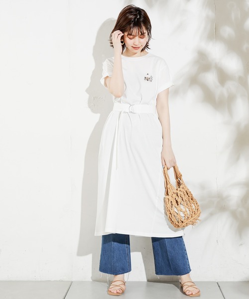 natural couture（ナチュラルクチュール）の「HOMEミニガール刺繍Tワンピ（ワンピース・レディース・オフホワイト/ラベンダー/ナチュラル/スミクロ・FREE）」の16枚目の写真