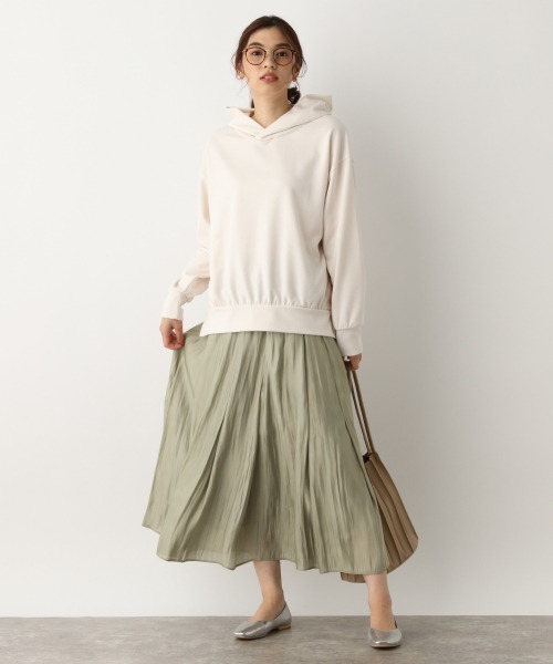 GLOBAL WORK（グローバルワーク）の「シャイニーセミフレアスカート/892314（スカート・レディース・ボルドー/セージグリーン/ライトブルー/ライトベージュ・MEDIUM/LARGE）」の9枚目の写真