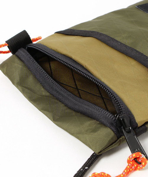 L.L.Bean（エルエルビーン）の「エル・エル・ビーン x フローフォールド・クロスボディ・ポーチ、スモール（ショルダーバッグ・レディース・ネイビー/ヘザーグレー/カーキブラウン/グレー×ホワイト・ONE SIZE）」の9枚目の写真