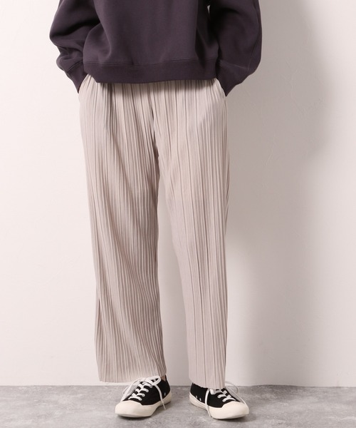 LAKOLE（ラコレ）の「プリーツTRジャージパンツ / LAKOLE（その他パンツ・レディース・カーキ/ライトブルー/サンドグレー・SMALL/MEDIUM）」の2枚目の写真