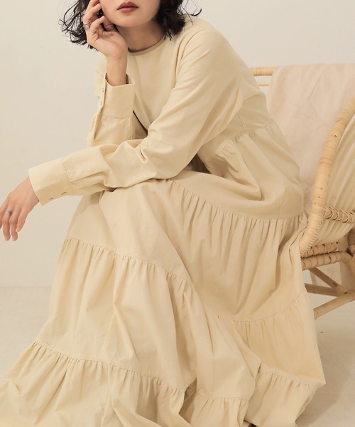 Bab（バブ）の「【WEB限定】前後2WAYコーデュロイティアードロングワンピース（ワンピース・レディース・アイボリー/グレー系その他/キャメル・38）」の2枚目の写真