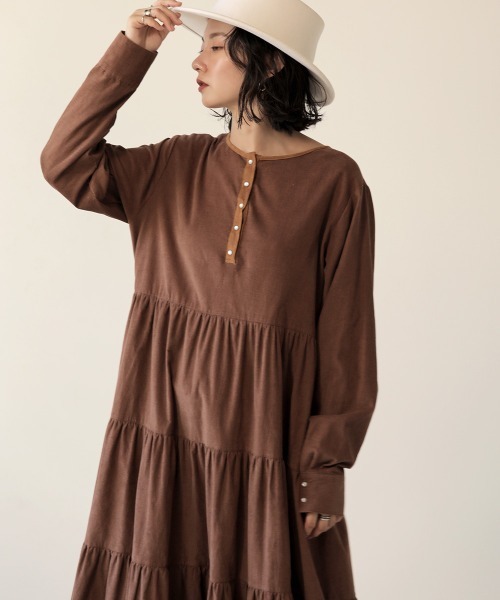 Bab（バブ）の「【WEB限定】前後2WAYコーデュロイティアードロングワンピース（ワンピース・レディース・アイボリー/グレー系その他/キャメル・38）」の12枚目の写真
