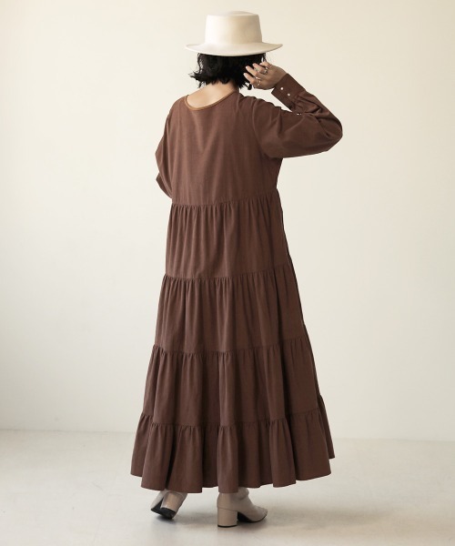 Bab（バブ）の「【WEB限定】前後2WAYコーデュロイティアードロングワンピース（ワンピース・レディース・アイボリー/グレー系その他/キャメル・38）」の16枚目の写真