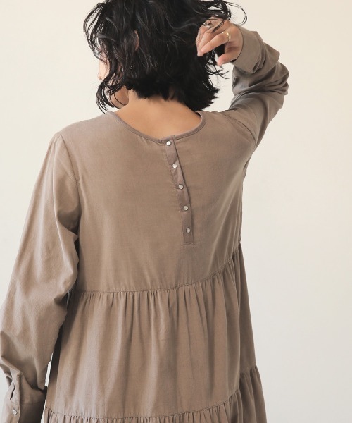 Bab（バブ）の「【WEB限定】前後2WAYコーデュロイティアードロングワンピース（ワンピース・レディース・アイボリー/グレー系その他/キャメル・38）」の19枚目の写真