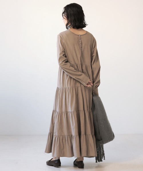 Bab（バブ）の「【WEB限定】前後2WAYコーデュロイティアードロングワンピース（ワンピース・レディース・アイボリー/グレー系その他/キャメル・38）」の20枚目の写真