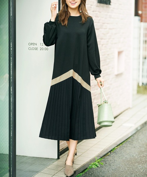GeeRA(ジーラ)の「さっと履けてキレイ見えのプレートヒールミュール(つま先閉じtype)(サンダル・レディース・イエロー/グリーン/パイソン/サンドグレー/ピンク/ブラック/アイボリー/ゼブラ・LARGE/SMALL/MEDIUM/X-LARGE)」の22枚目の写真