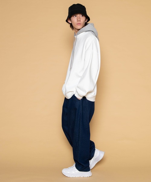 WEGO（ウィゴー）の「WEGO/ヘビーウエイト 刺繍ロゴビッグシルエットスウェットパーカー（パーカー・メンズ・ダークグリーン/ネイビー/オフホワイト・MEDIUM/LARGE）」の5枚目の写真