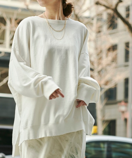 DouDou(ドゥドゥ)の「オゾン加工ダメージスウェット(スウェット・レディース・オフホワイト/チャコールグレー/ライトグレー・FREE)」の2枚目の写真