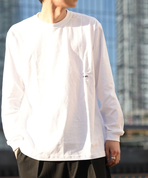 SHIPS（シップス）の「【WEB限定】SHIPS: マイクロ SHIPSロゴ ロングスリーブ Tシャツ (ロンT)（Tシャツ/カットソー・メンズ・ホワイト/ブラック/ベージュ/ネイビー/ラベンダー・MEDIUM/LARGE/X-LARGE）」の3枚目の写真