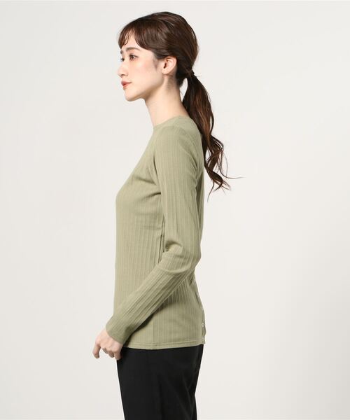 ACCL（エーシーシーエル）の「バックスリットリブトップス（Tシャツ/カットソー・レディース・ホワイト/カーキ/マスタード・FREE）」の5枚目の写真