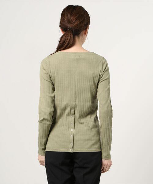 ACCL（エーシーシーエル）の「バックスリットリブトップス（Tシャツ/カットソー・レディース・ホワイト/カーキ/マスタード・FREE）」の4枚目の写真