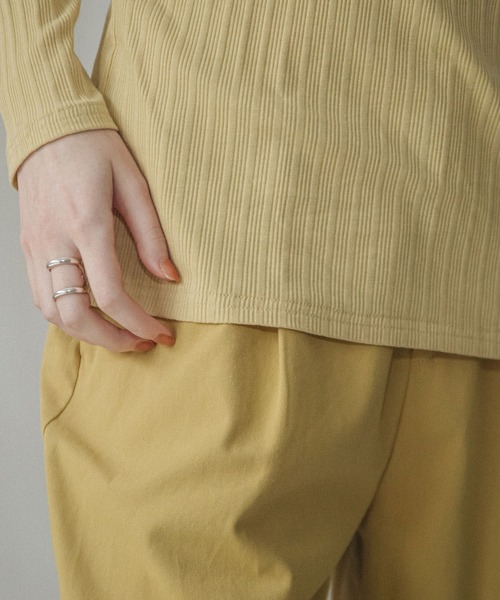 ACCL（エーシーシーエル）の「バックスリットリブトップス（Tシャツ/カットソー・レディース・ホワイト/カーキ/マスタード・FREE）」の9枚目の写真