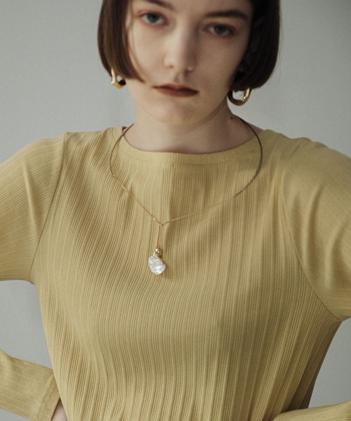 ACCL（エーシーシーエル）の「バックスリットリブトップス（Tシャツ/カットソー・レディース・ホワイト/カーキ/マスタード・FREE）」の10枚目の写真