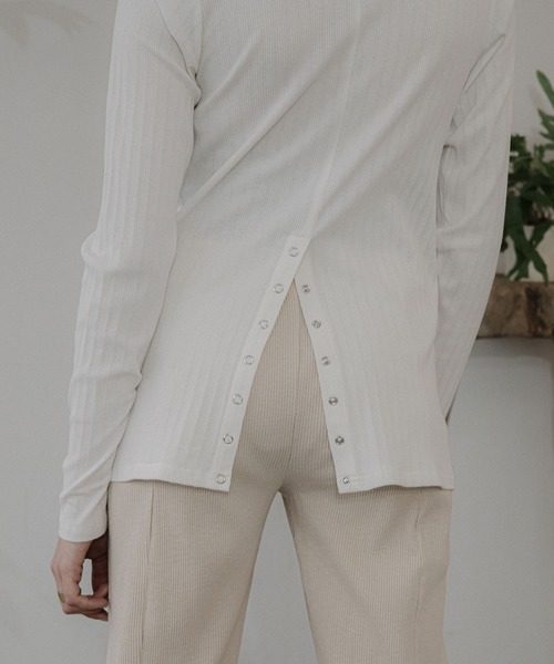 ACCL（エーシーシーエル）の「バックスリットリブトップス（Tシャツ/カットソー・レディース・ホワイト/カーキ/マスタード・FREE）」の12枚目の写真